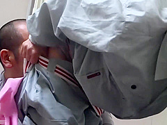 04A2424-A mature woman cleaning the changing room has intense sex with a middle-aged man who exposes his lower body 