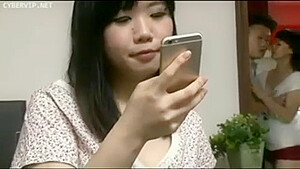 05913,A beautiful woman who feels