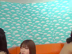 230330巨乳ギャルだけで乱交セックスf3