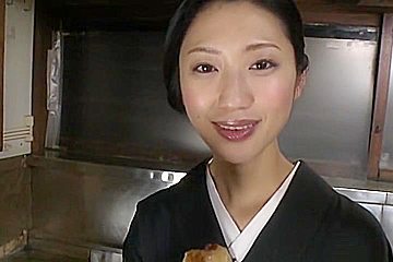 240419チャイナドレスとか着てるやつa