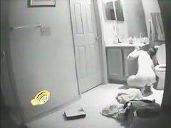 A incredible video of a woman naked in the bathroom