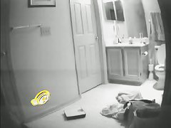 A incredible video of a woman naked in the bathroom