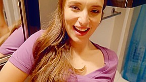 A young guy stuck a gun in pussy skinny girls Masturbation in the toil   