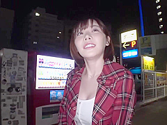 事務所に内緒で変装してまでやってきた超人気AV女優