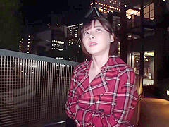 事務所に内緒で変装してまでやってきた超人気AV女優