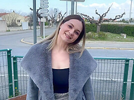 Alice, 30 years old, secretary in Grenoble!