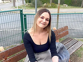 Alice, 30 years old, secretary in Grenoble!