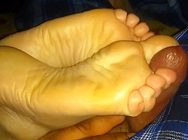 Ally takes cum on her toes