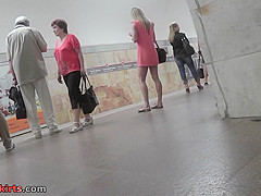 Amateur auburn girl shows g-string in candid upskirts