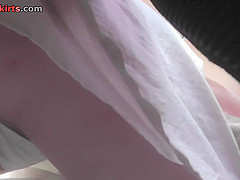 Amateur girl G-string in unforgettable upskirt action