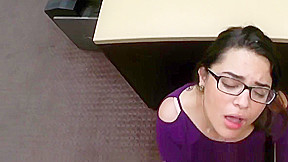 Amateur pawnshop babe pussyfucked for cash