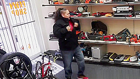 Amateur pawnshop babe pussyfucked for cash