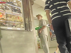 Amateur redhead shows sexy legs in candid upskirts