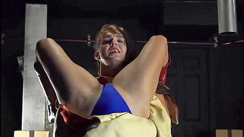 Amazon Villainess Destroys Superheroine