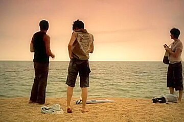 Andrea García Huidobro, Tamara Garea - 199 Tips to Be Happy (2008)