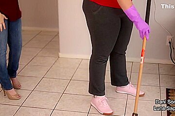 Angry Lesbian Humps The Big Ass Maid