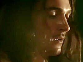 Anna Brewster, Maddison Jaizani - Versailles S01E03