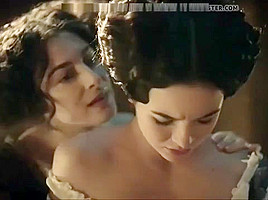 Anna Brewster, Maddison Jaizani - Versailles S01E03