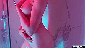 Anny Aurora - Maneater 1