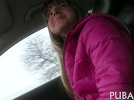 Babe offers her wet beaver