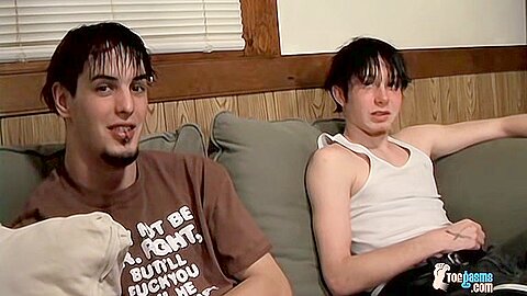 Barefoot Buddies Beat Off - Axel And Billy da Kidd