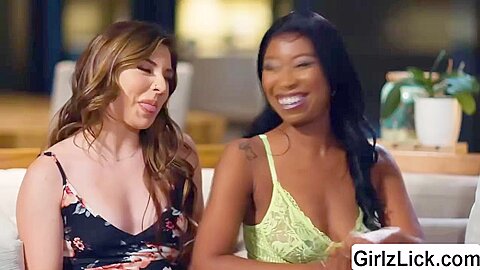 Big Tits Friends Lesbian Group Sex Pussy Licking 69 And Scissoring