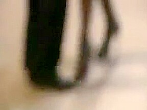 Bimbo italienne bien sodomisee par le violonniste