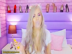 Blonde Babe Teases Her Clit And Moan
