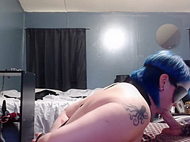 Blue hair bondage emo slut deepthroating cock for facial 