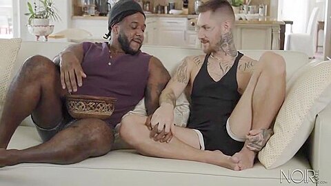 Bottoms For The Powerful And Girthy And With Zak Bishop And Micah Martinez