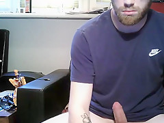 Boy Wanks On Webcam And Cums on His Beard - MattThom98