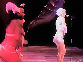Burlesque Strip SHOW 311 Lola Van Ella Orleans Festival