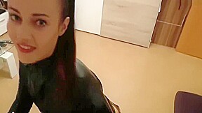 CHLOE UNE BELLE ALLEMANDE SUPER BANDANTE