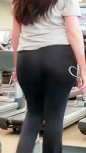 Candid Arabic Gym Booty in Motion