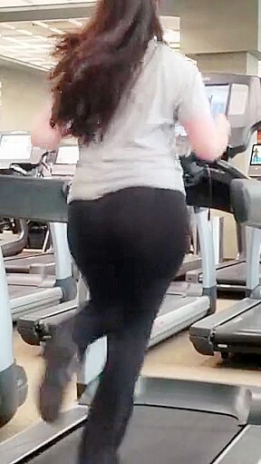 Candid Arabic Gym Booty in Motion