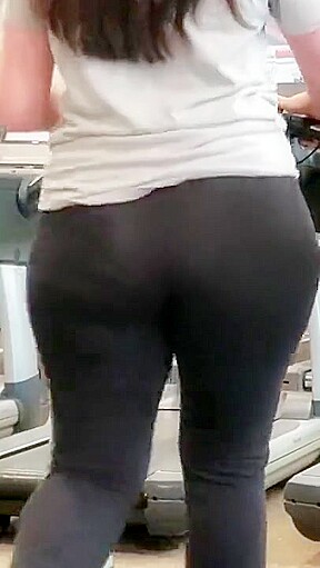 Candid Arabic Gym Booty in Motion