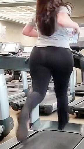 Candid Arabic Gym Booty in Motion