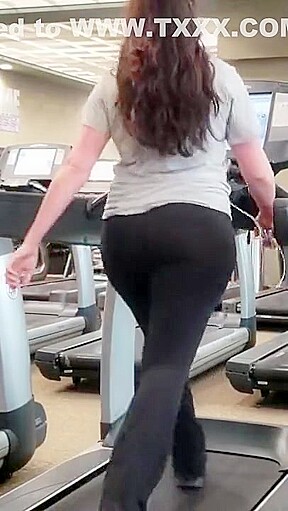 Candid Arabic Gym Booty in Motion