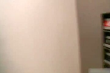 Cindy Hope lascivious in elevator pov
