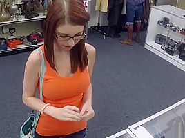College Girl Jenny Pawns Her Nice Ass - XXX Pawn