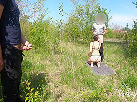 Coppia Italiana Si Fa Spiare Da Un Guardone Al Parco Mentre Scopa