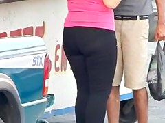 Culoncita en licra negro y Cameltoe rico