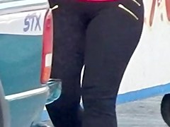 Culoncita en licra negro y Cameltoe rico