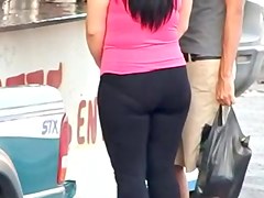 Culoncita en licra negro y Cameltoe rico