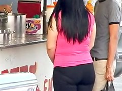 Culoncita en licra negro y Cameltoe rico