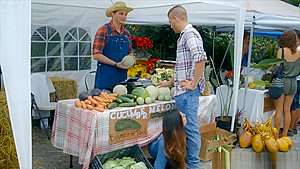 Customer fucks the farmers wife in public at the market