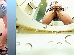 Cute Japanese Peeing
