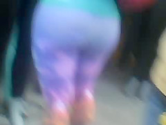 De compras: culona en spandex II
