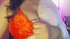 Desi Hot Boobs Bra Show