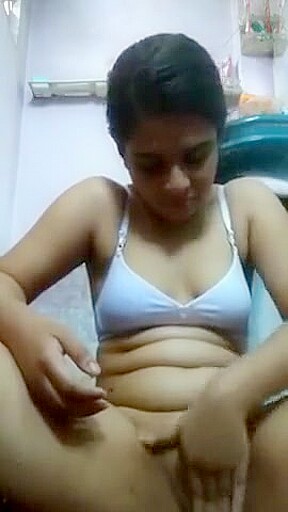 Desi girl masterbrate in bathroom